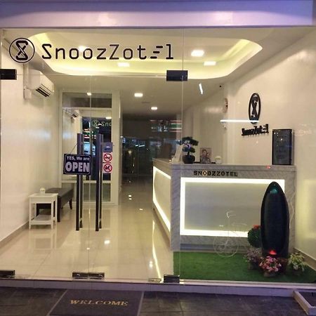 Snoozzotel Pattaya Exterior photo